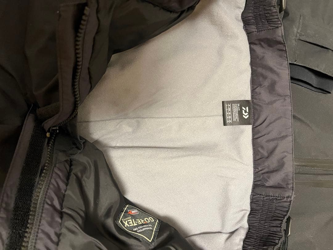 ダイワdw-1923ゴアテックス　プロダクトウィンタースーツ