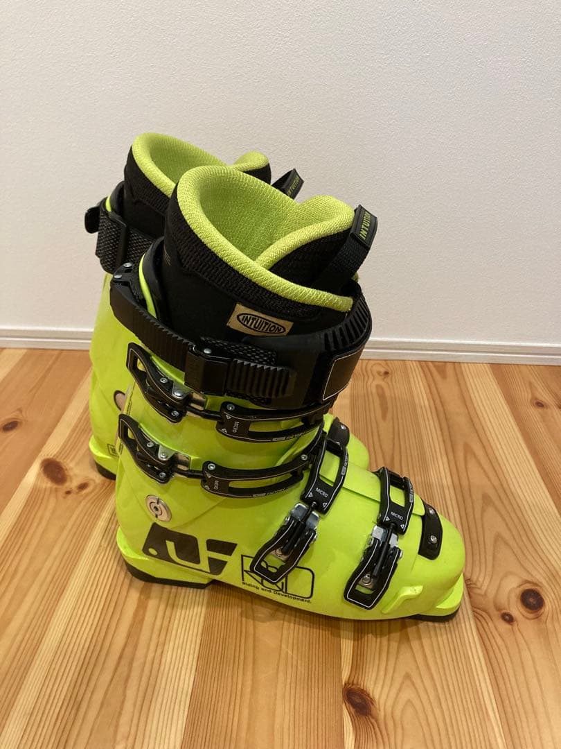 【ほぼ未使用】GEN スキーブーツ R&D