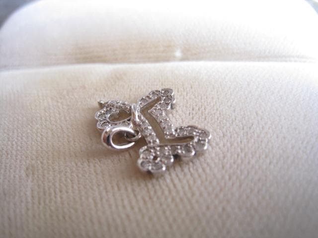 ☆超可愛い！天然ダイヤモンド0.16ct 犬形 k10WGペンダント 新品同様！