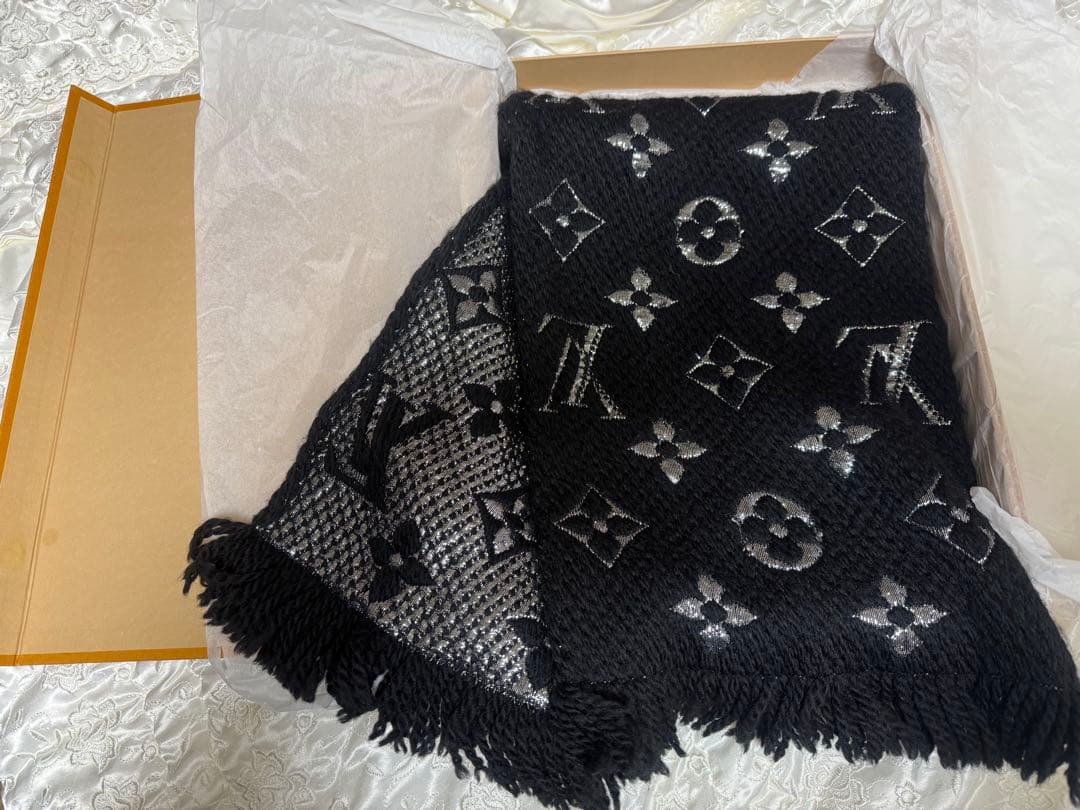 ルイヴィトン　マフラー　シルバー