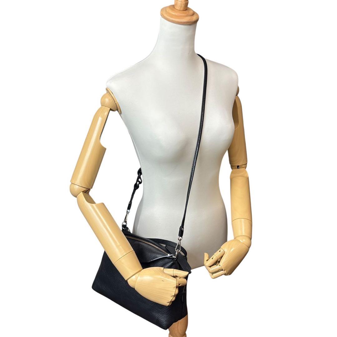 美品◎ ジャンニキャリーニ アリファ 2way 斜めがけ可 ショルダーバッグ 黒