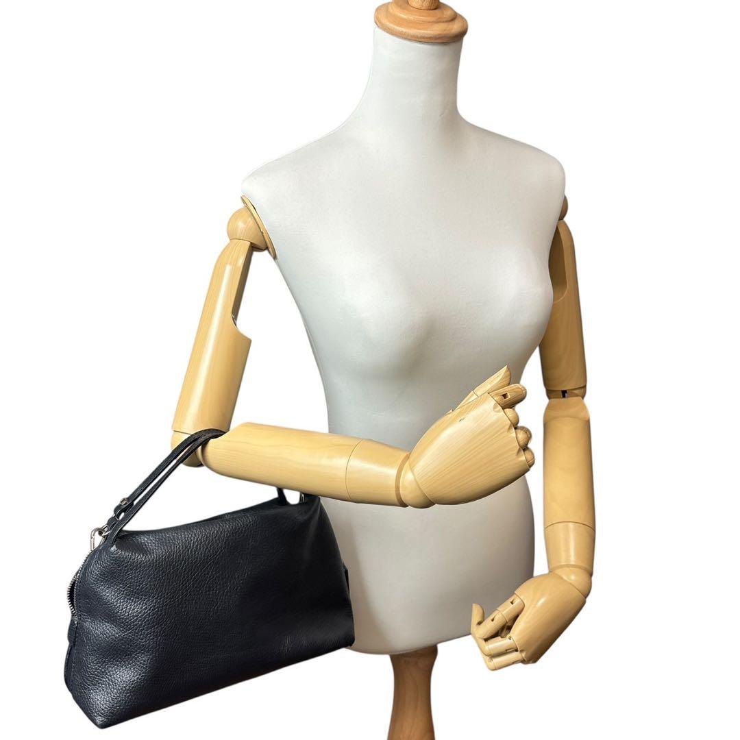 美品◎ ジャンニキャリーニ アリファ 2way 斜めがけ可 ショルダーバッグ 黒