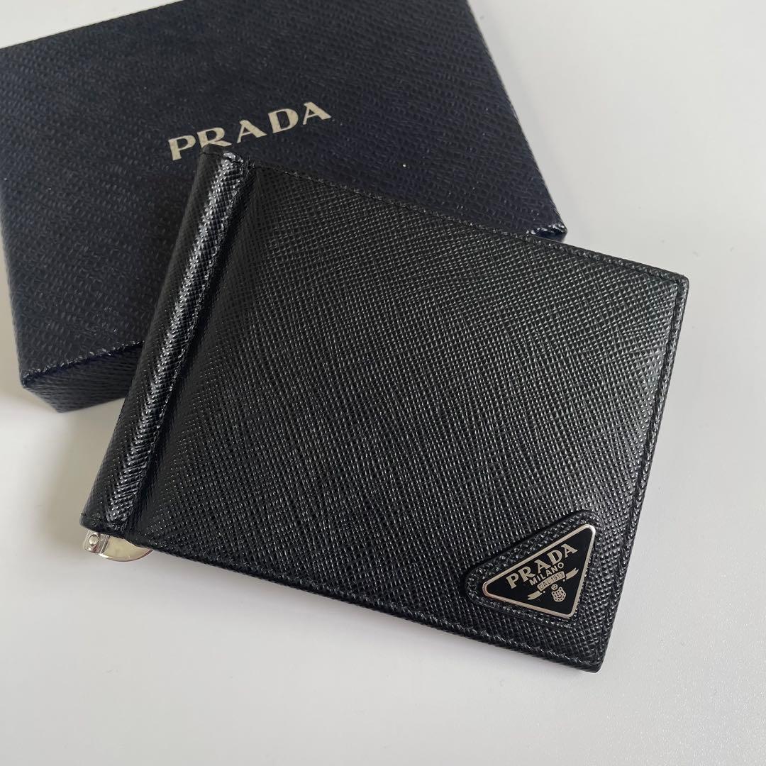 【未使用級】プラダ マネークリップ トライアングル サフィアーノ 2MN077