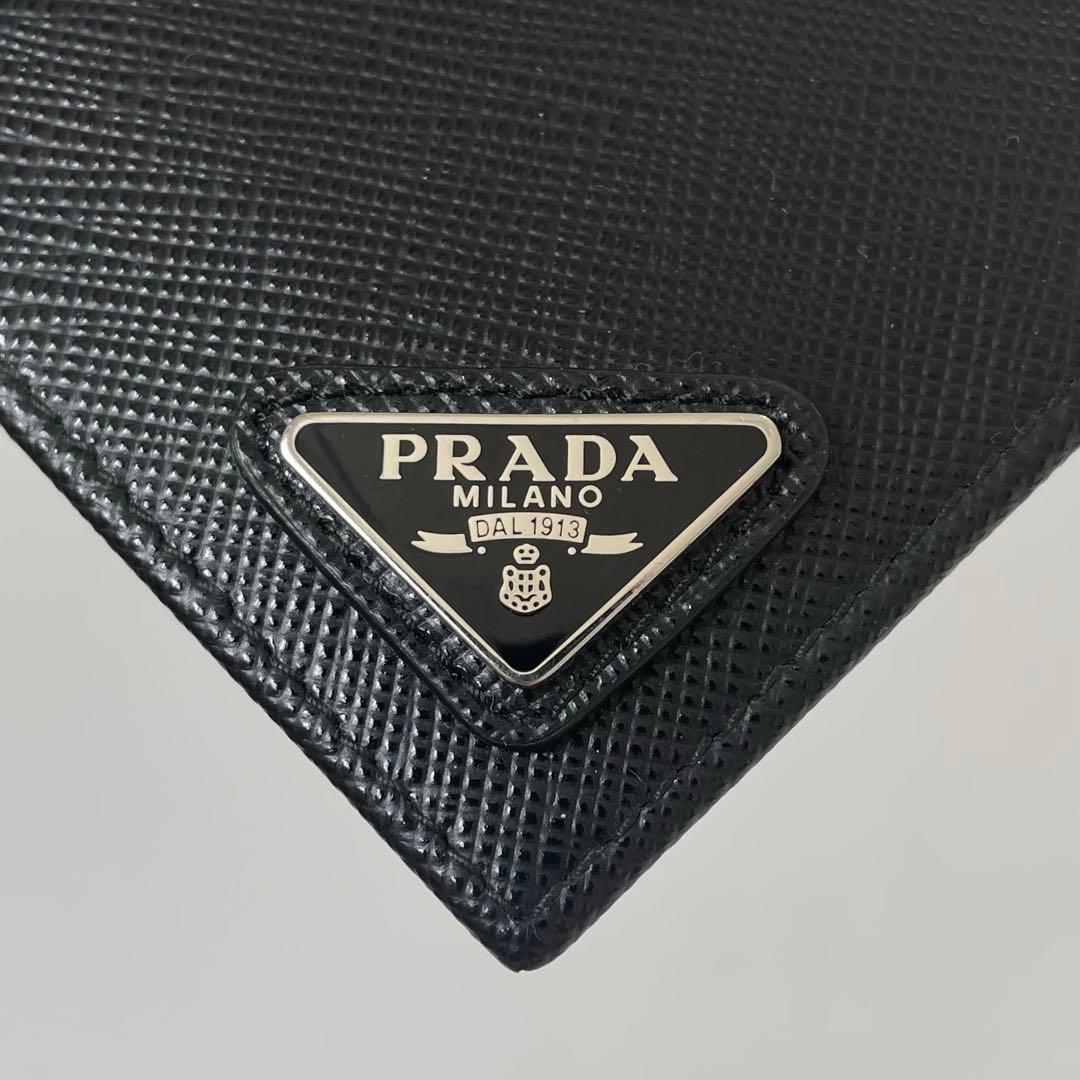 【未使用級】プラダ マネークリップ トライアングル サフィアーノ 2MN077
