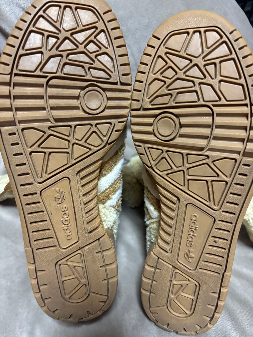 adidas Jeremyscott クマぬいぐるみ