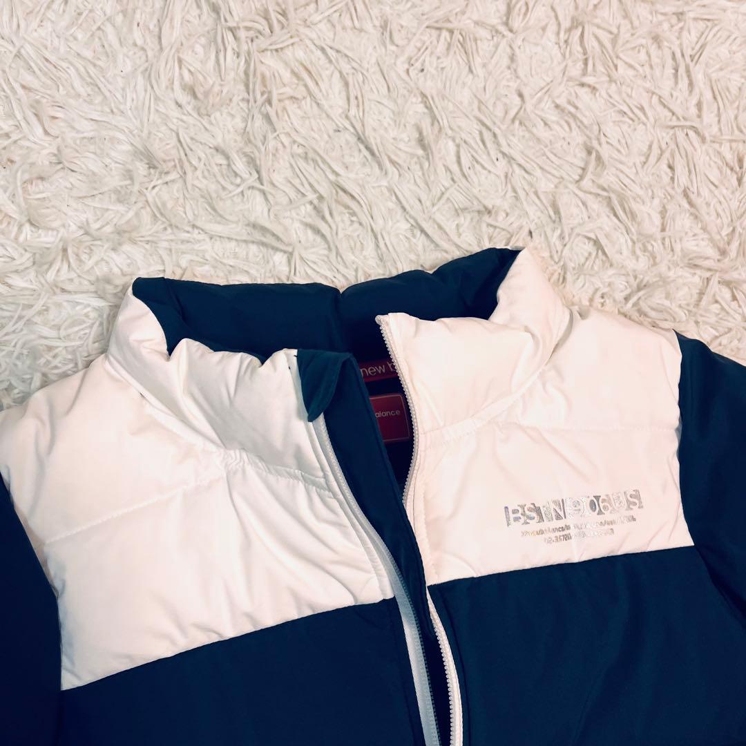 ダウンジャケット ネイビーとホワイト