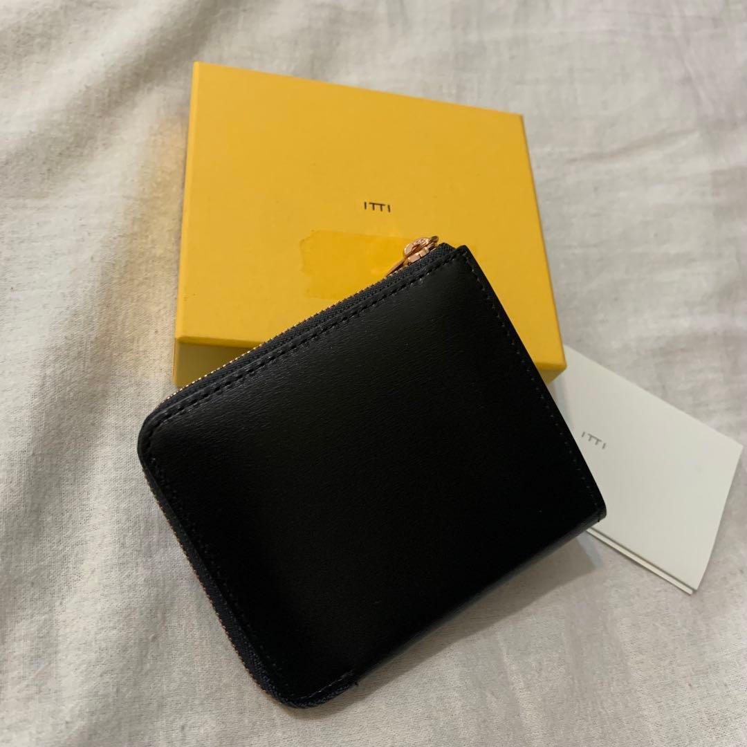 itti イッチ　財布　ブラック　レザー　ジップ　黒　革　極美品　ブラック