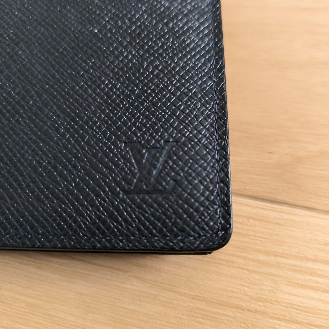 Louis Vuitton （未使用品）エピレザー二つ折り財布 ブラック