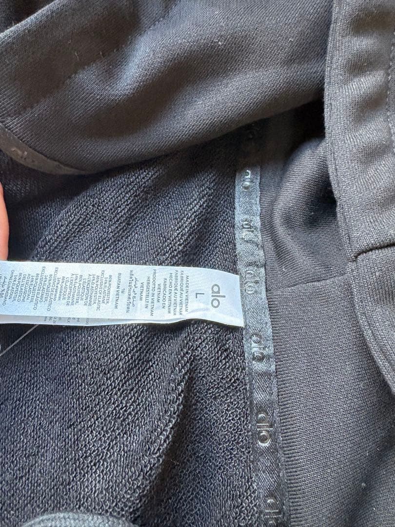 新品未使用Alo yoga 黒 ジップアップパーカーLサイズ