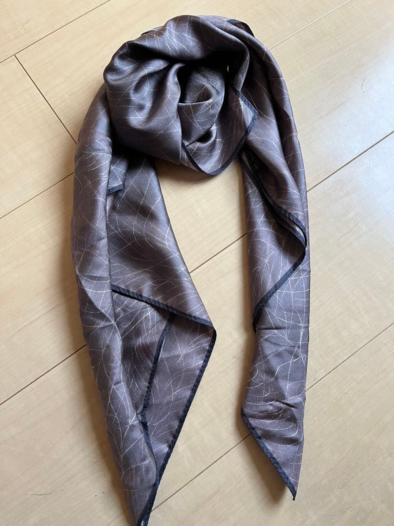 yoli ヨリ　Song at Feet\" scarf シルクスカーフ