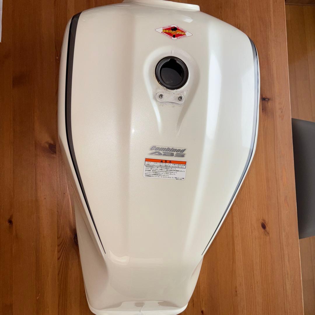 CB1100 sc65 タンク ホワイト