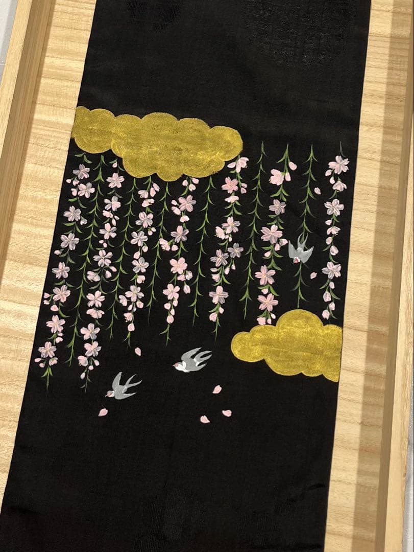 源如繻子アンティーク名古屋帯◇黒地 雲取りに枝垂れ桜とツバメ