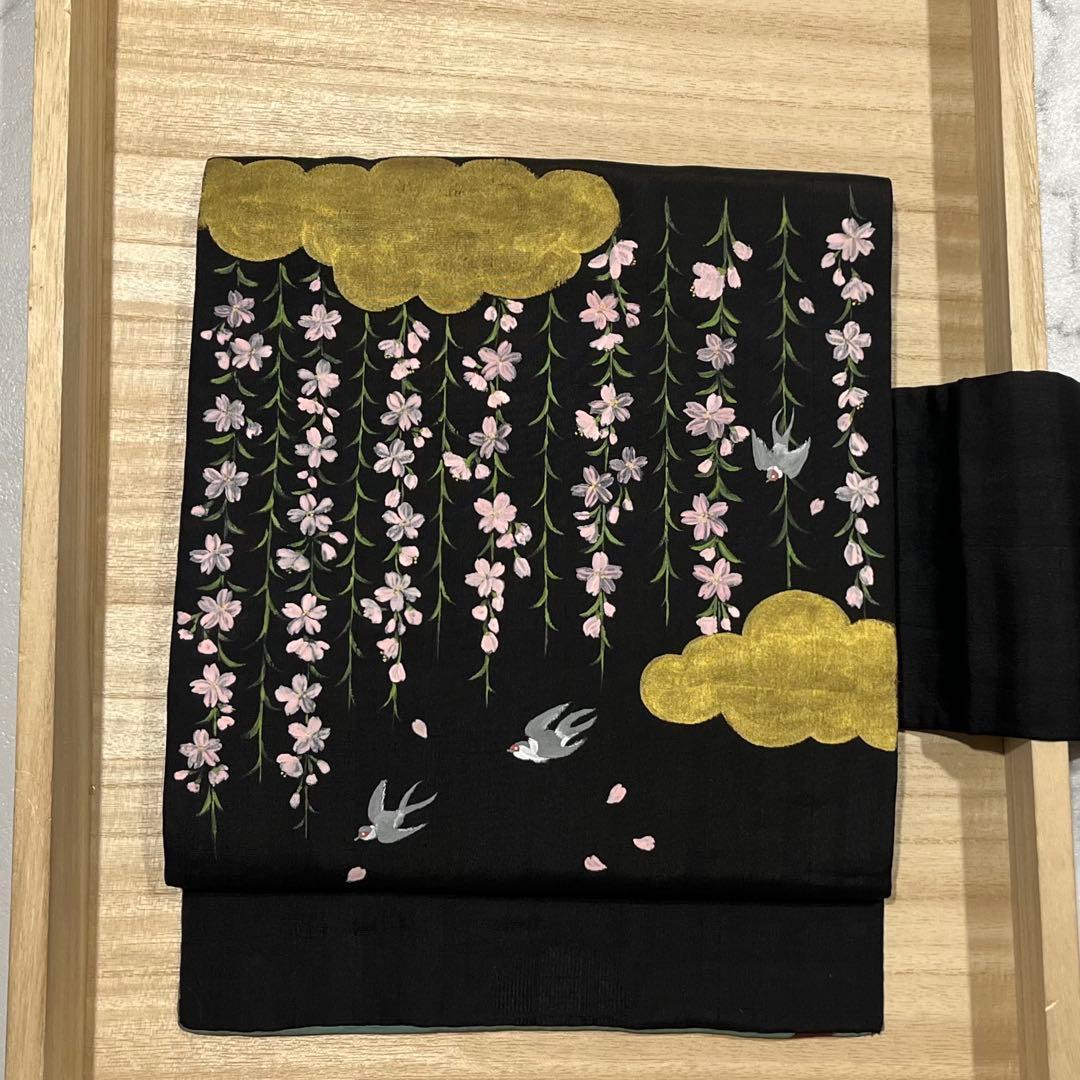 源如繻子アンティーク名古屋帯◇黒地 雲取りに枝垂れ桜とツバメ