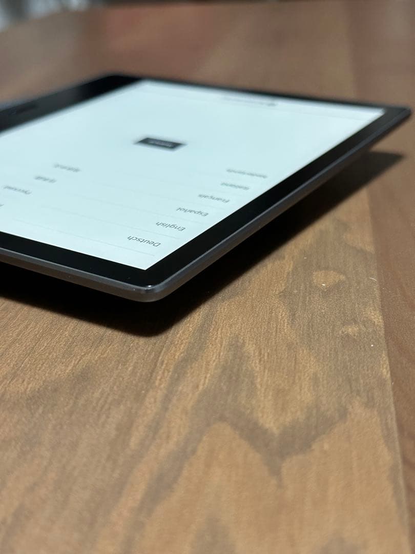 Amazon Kindle Oasis 本体 カバー付き