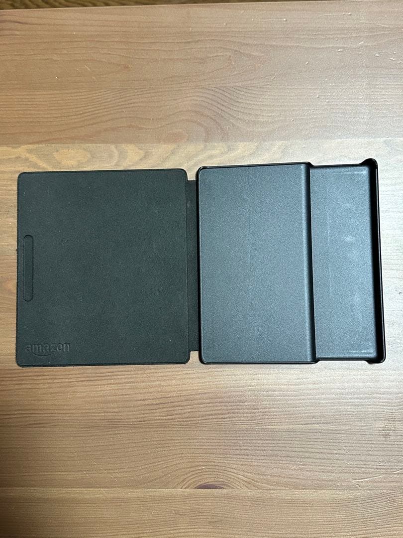 Amazon Kindle Oasis 本体 カバー付き