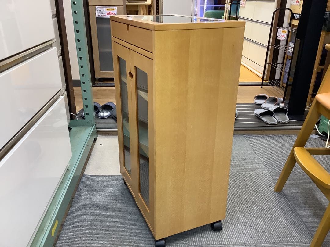 ガラス天板　キャビネット　無垢材