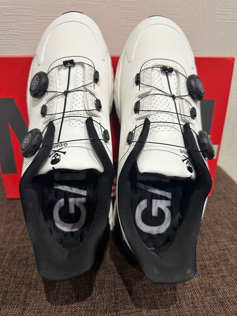 G/FOREメンズシューズG/DRIVE MG4+ ホワイト28㎝