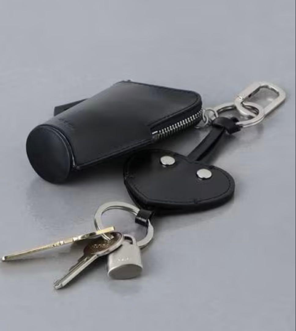 ＜OSOI＞ハート＆リップ キーチャーム