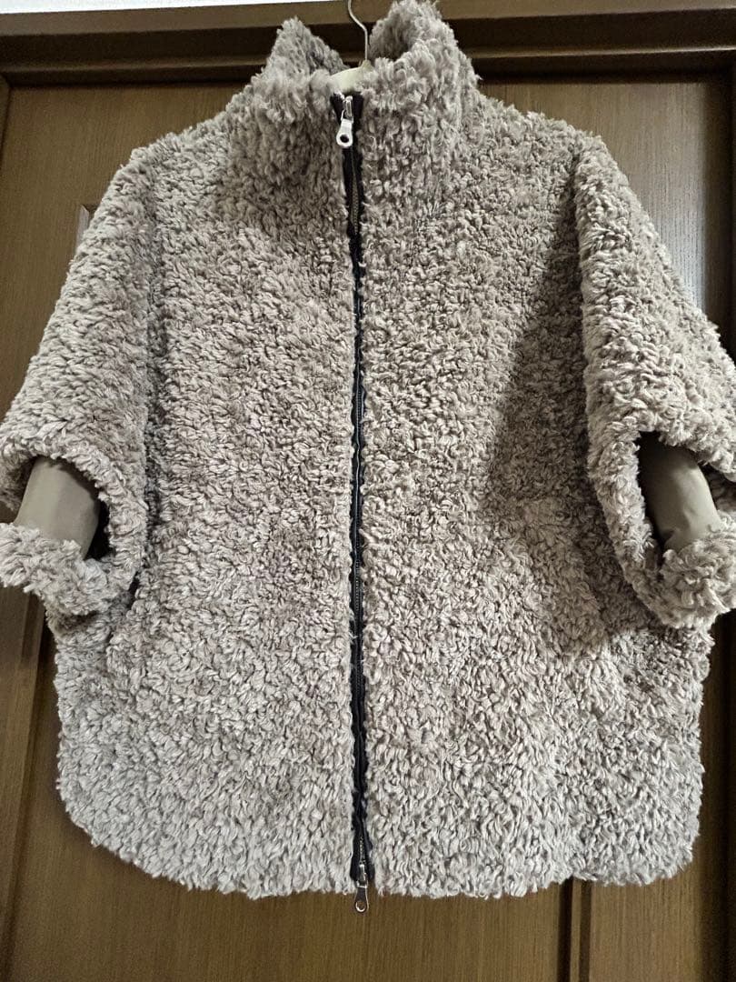 スリードッツ　プードルボア　ポンチョベスト