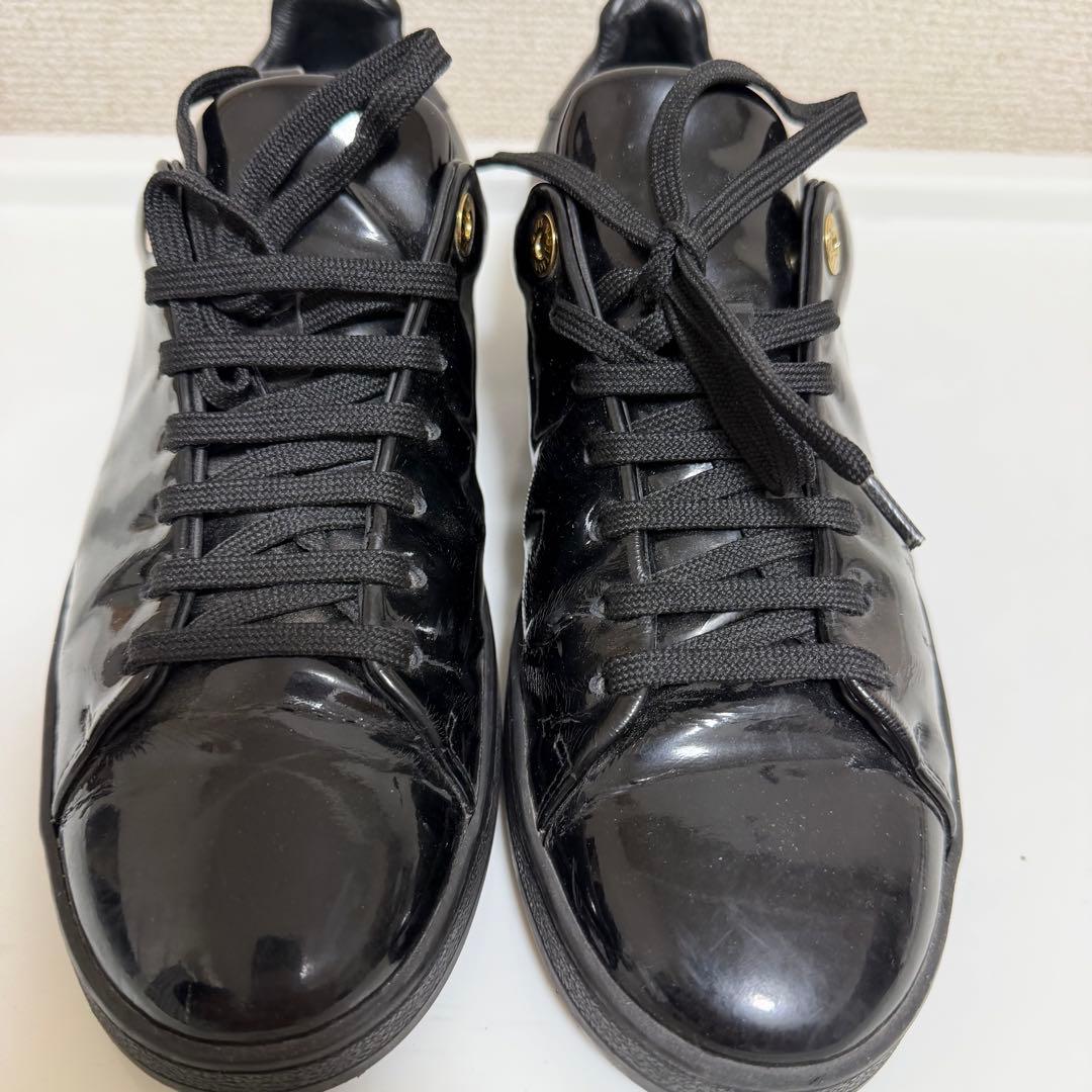 LOUIS VUITTON スニーカー エナメル ブラック 24cm