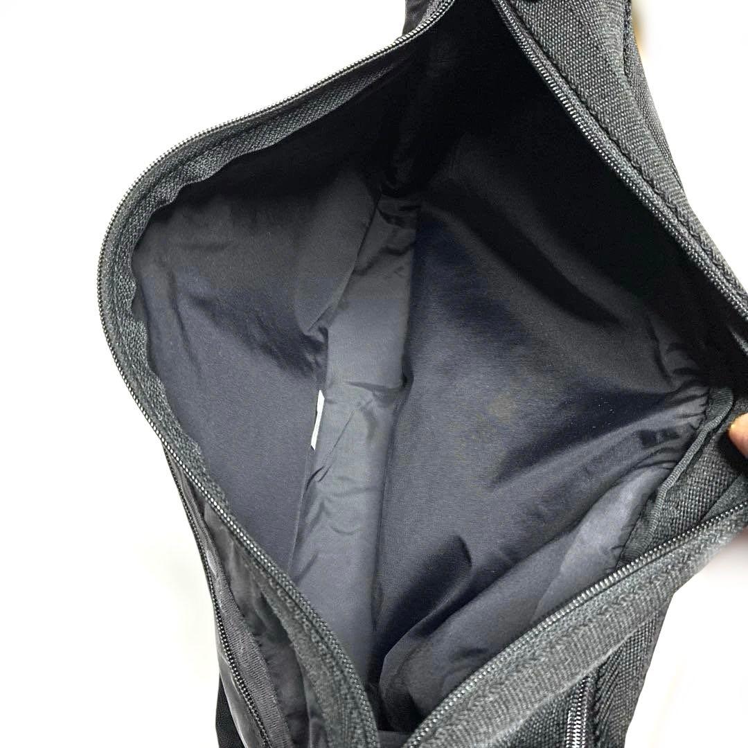 LeSportsac黒ショルダーバッグ　deluxe everyday bag