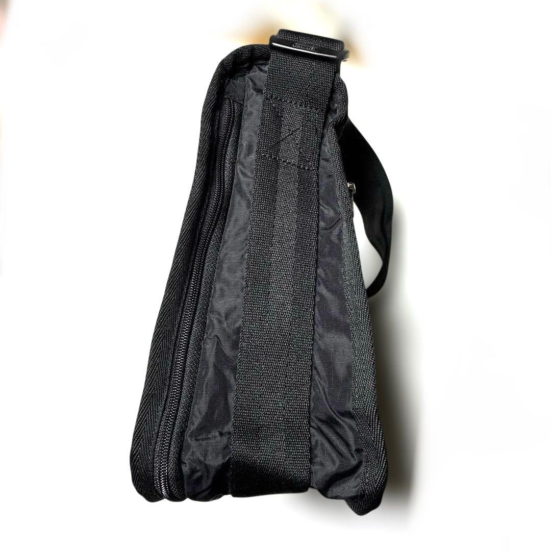 LeSportsac黒ショルダーバッグ　deluxe everyday bag