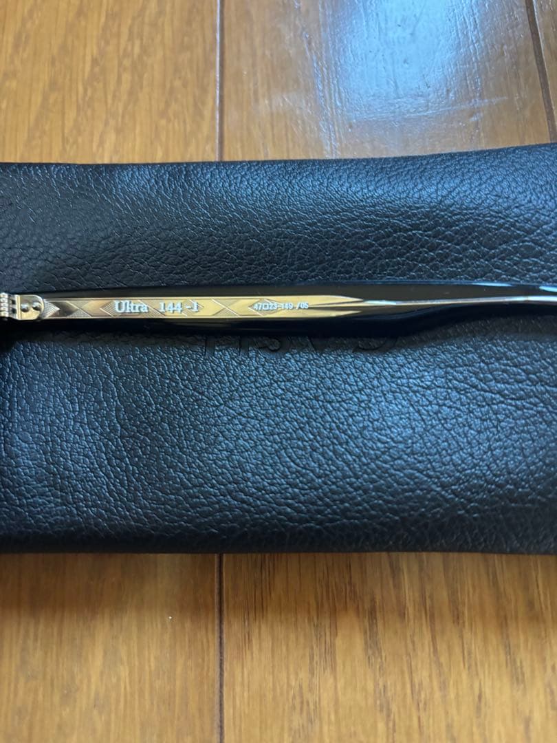 CASU Ultra ブラック サングラス ケース付き