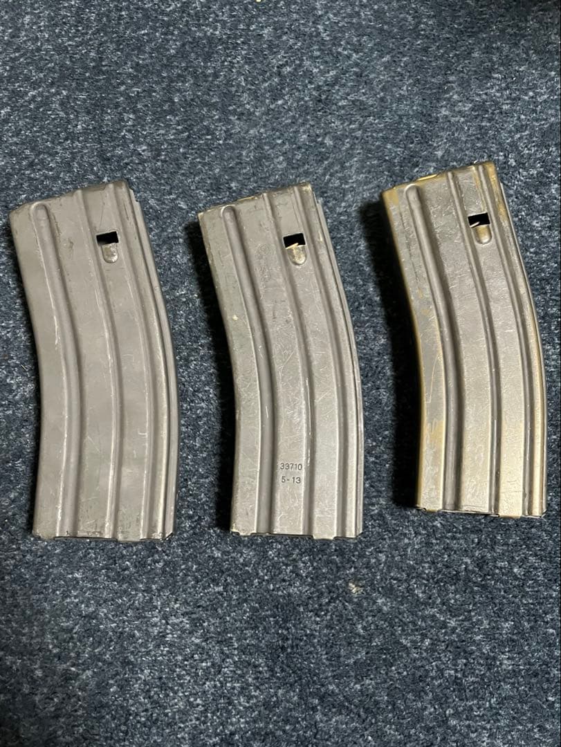 米軍実物 M16 5.56mm マガジン 3個セット ＋ ポーチ　オマケ付き