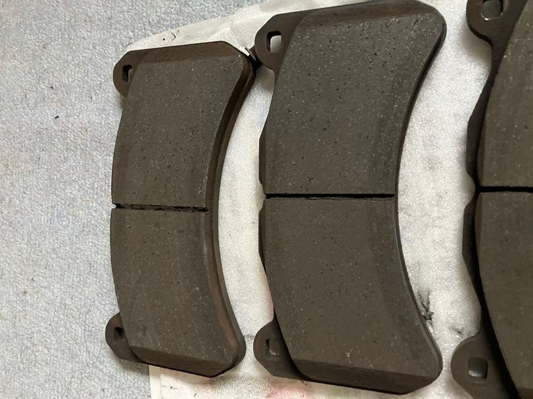 スバル　WRX STI VAB 純正フロントブレーキパッド　中古残7mm