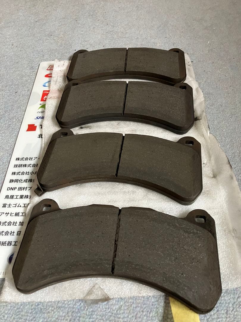 スバル　WRX STI VAB 純正フロントブレーキパッド　中古残7mm