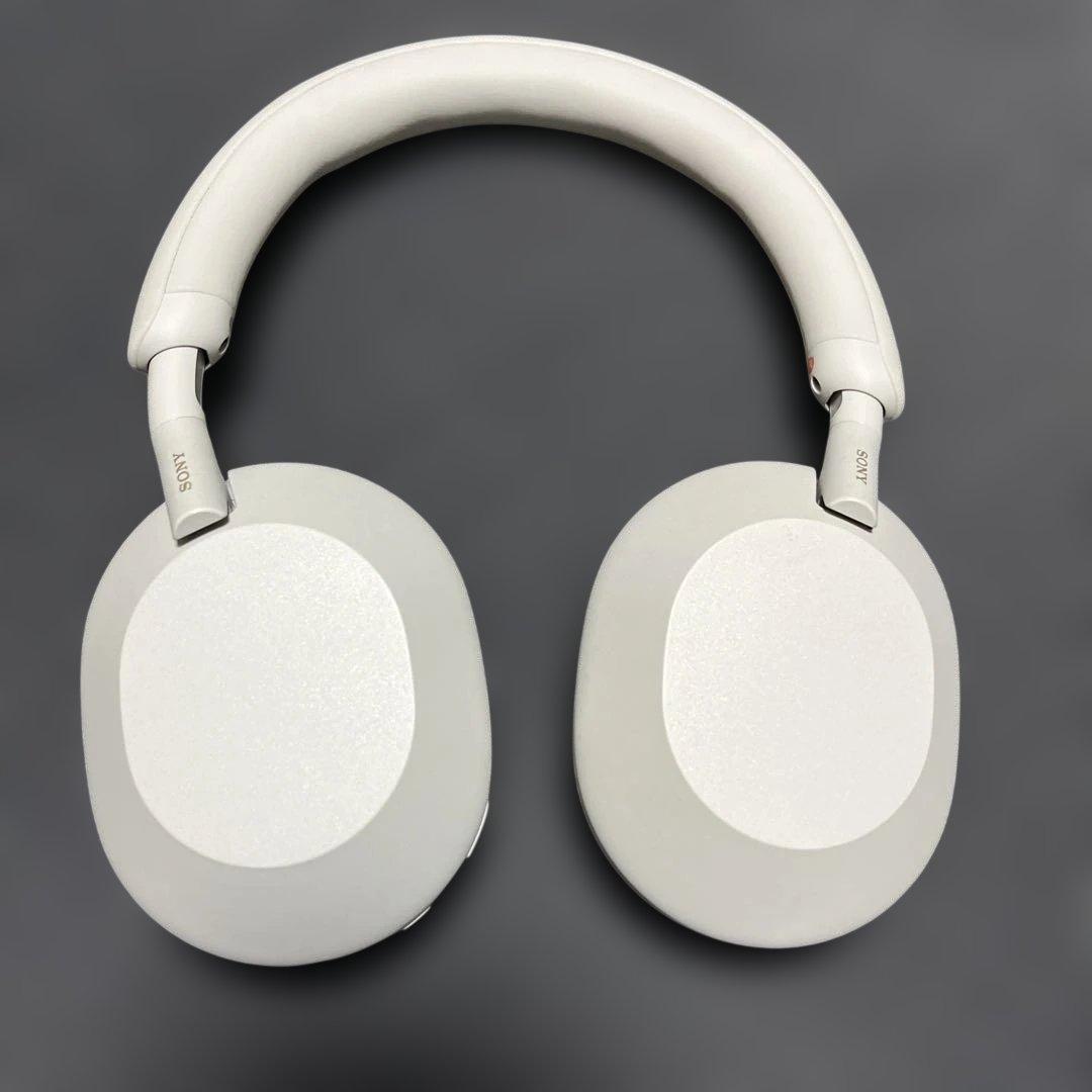 佐々木ゆう 　SONY WH-1000XM5 ヘッドホン