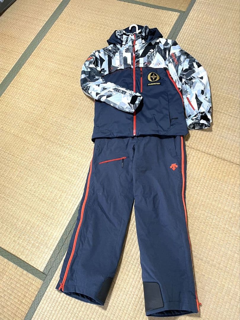 【正月価格】オガサカ　デサント　スキーウェア