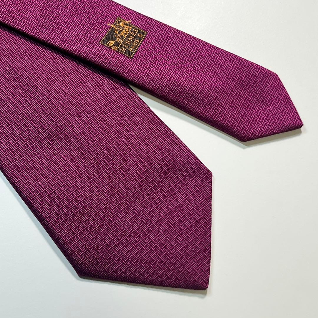 希少✨美品✨HERMES エルメス　ネクタイ　Hモチーフ　アレンジ ロゴ