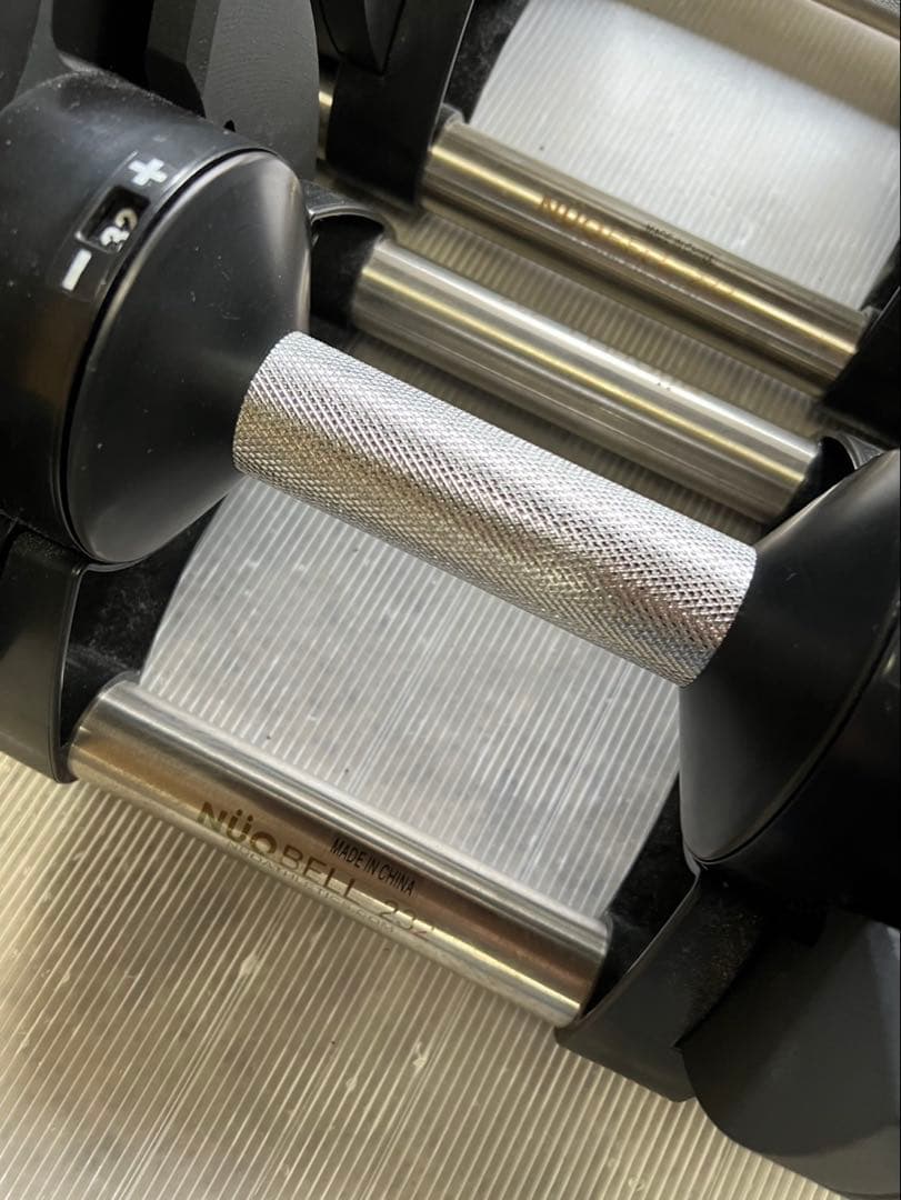 可変式ダンベル　フレックスベル　NUOBELL 2kg刻み32kg 16段階調整