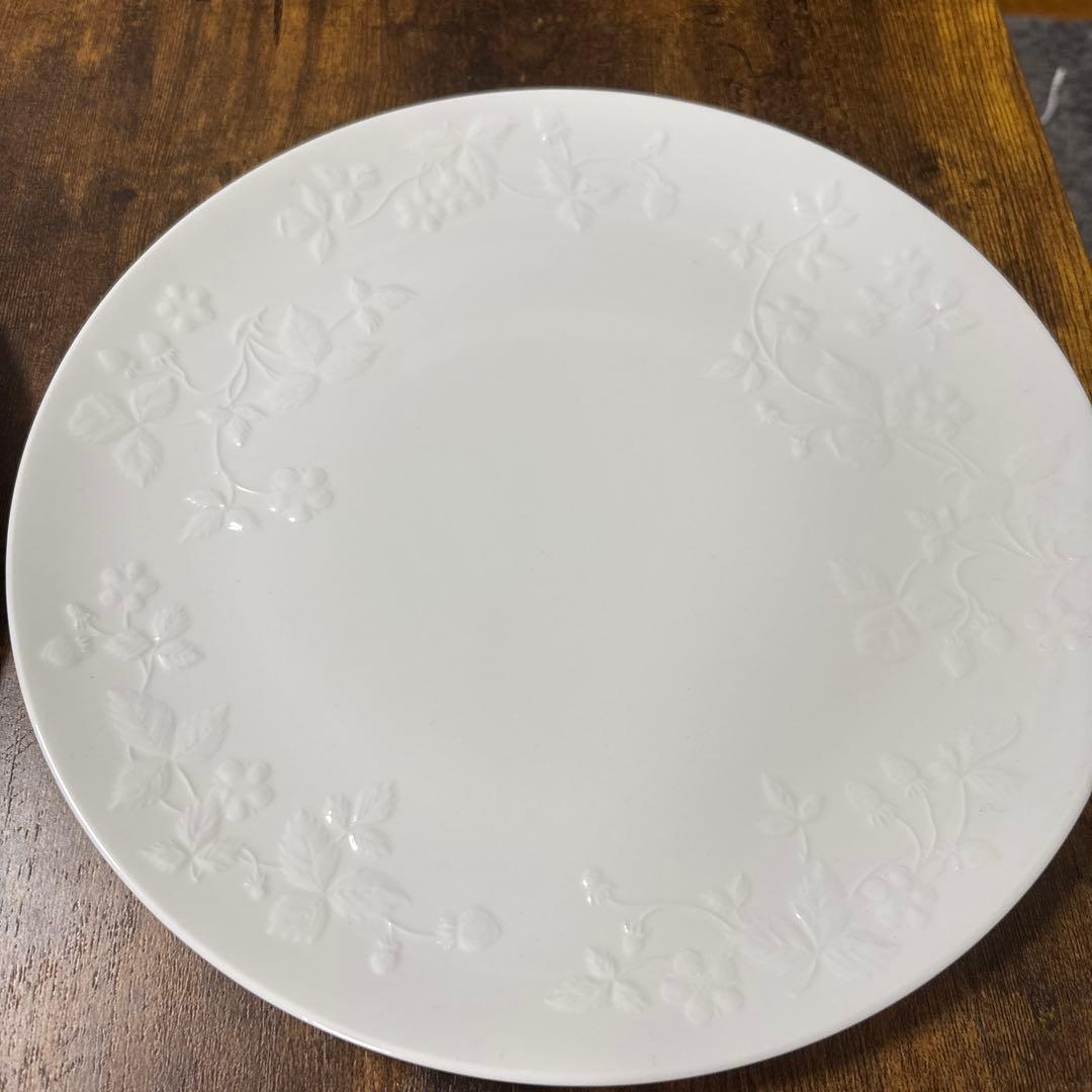  WILD STRAWBERRY WHITE プレート4枚セット