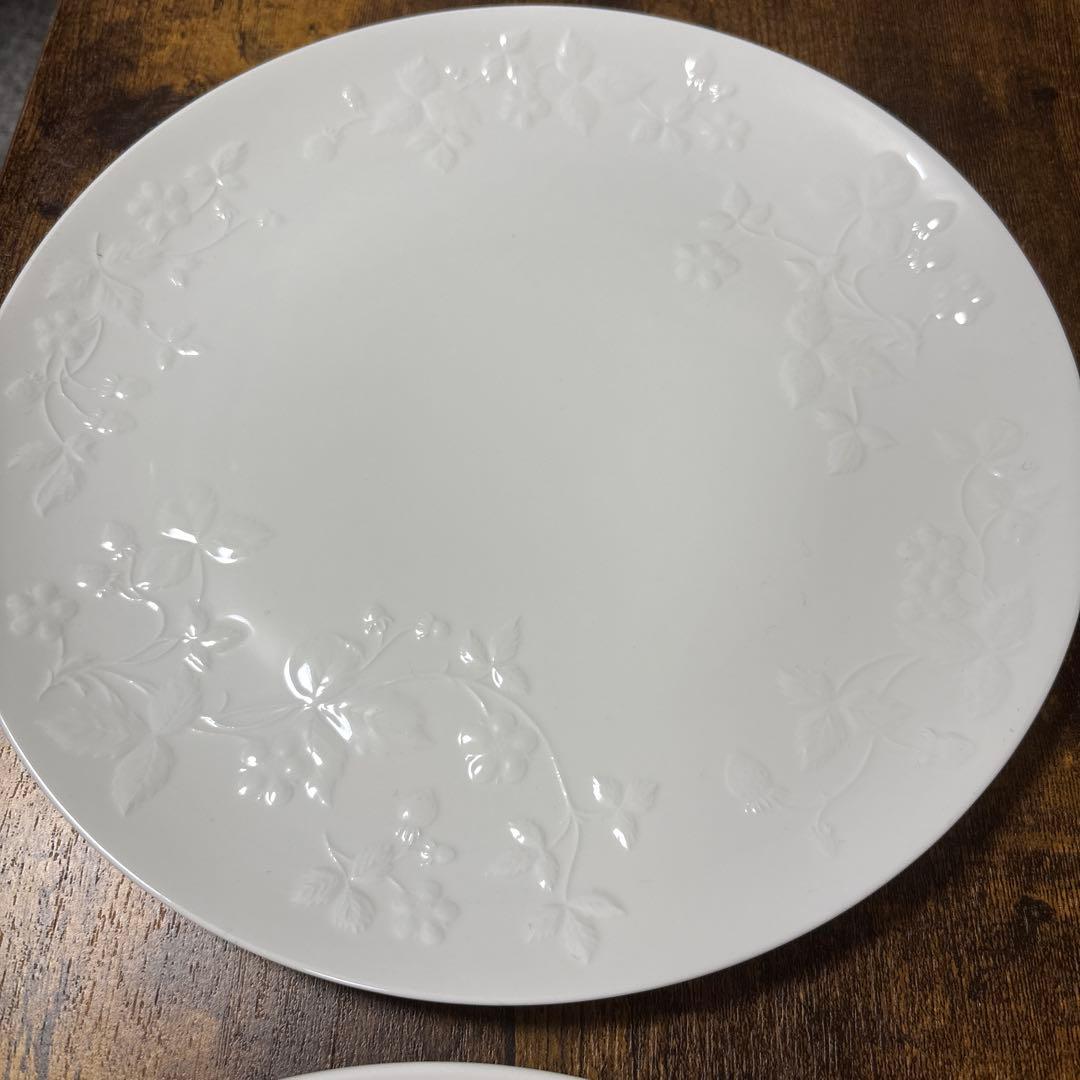  WILD STRAWBERRY WHITE プレート4枚セット