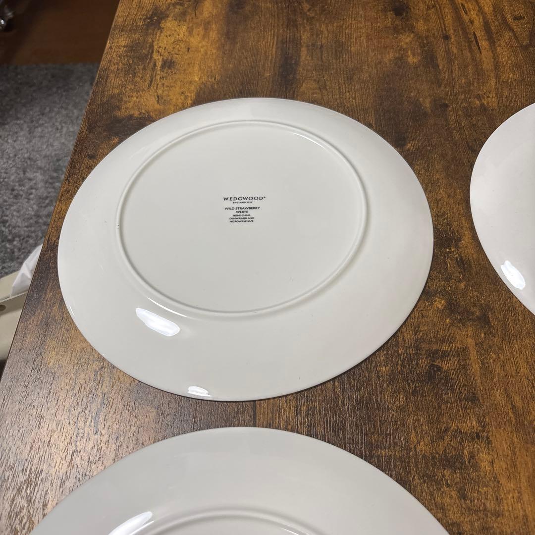  WILD STRAWBERRY WHITE プレート4枚セット