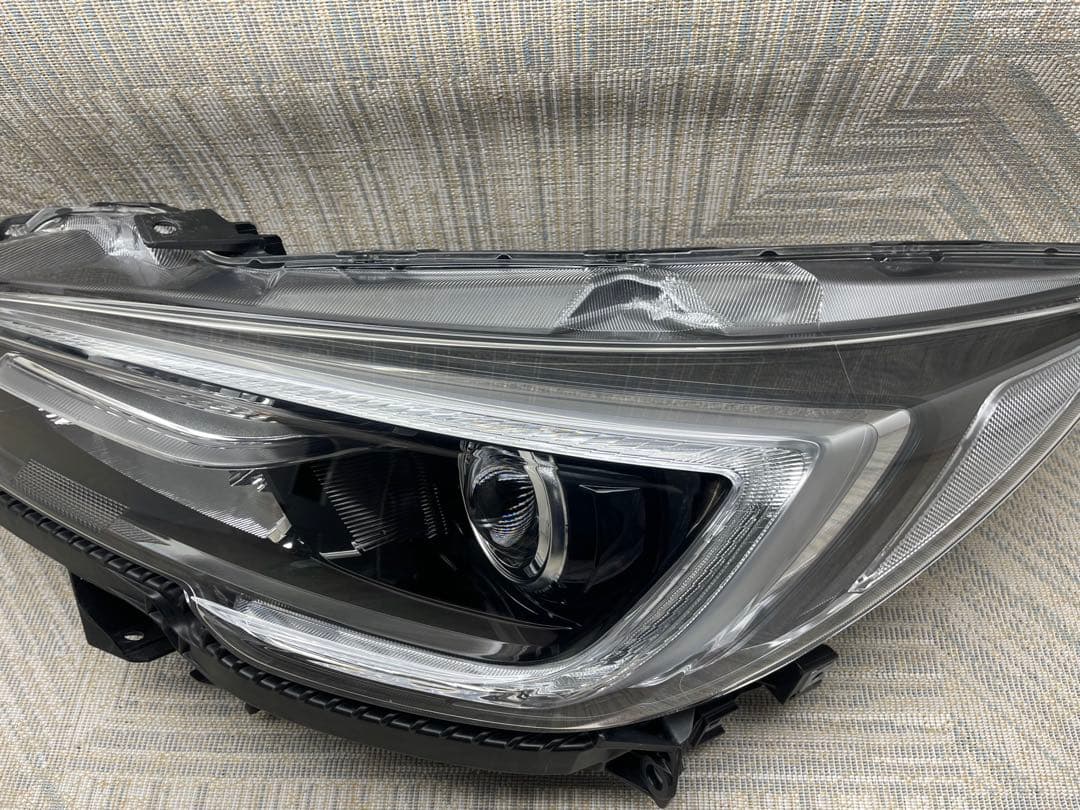 スバル レガシィBN9 BS9後期 左ライト KOITO 100-60388