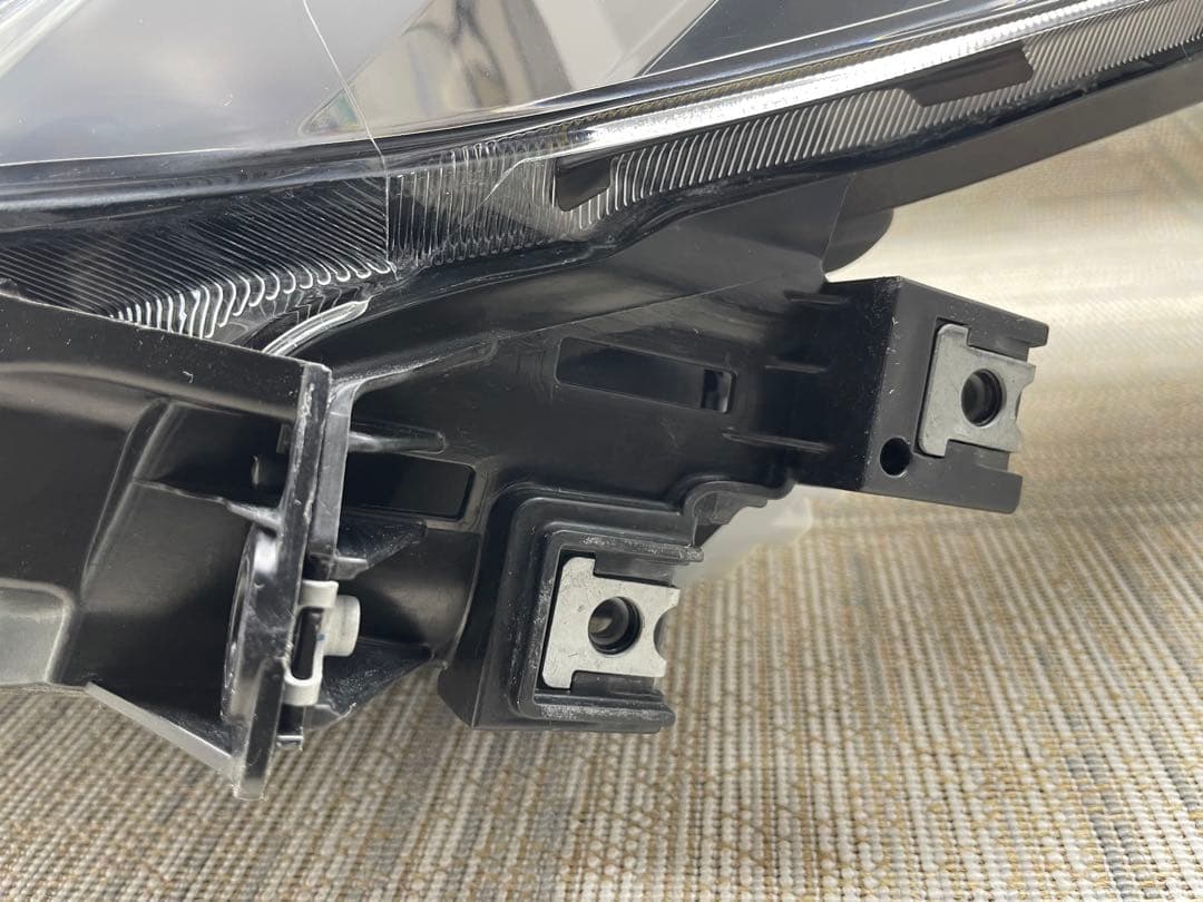 スバル レガシィBN9 BS9後期 左ライト KOITO 100-60388