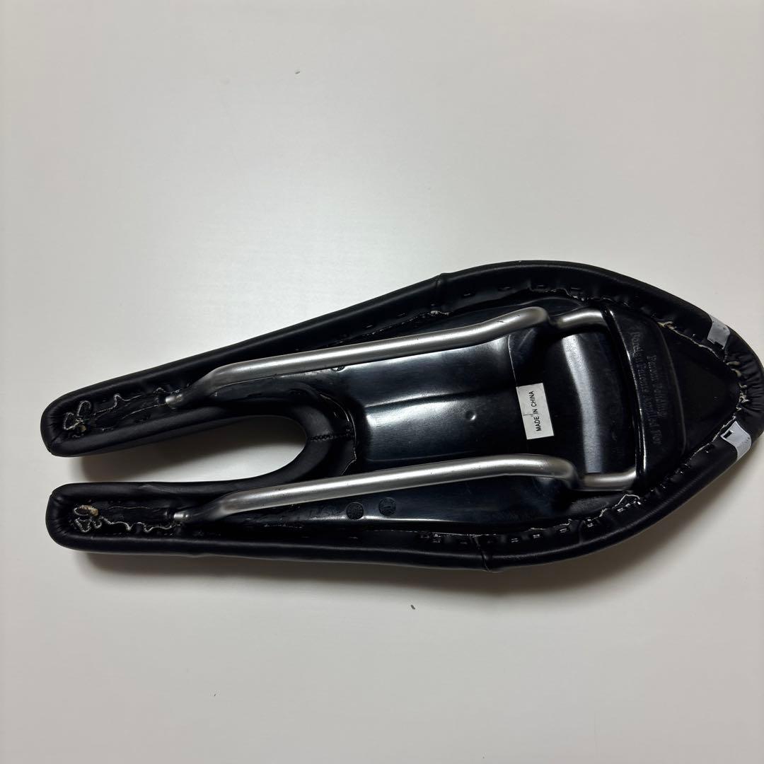 ism PN 1.1 サドル 40