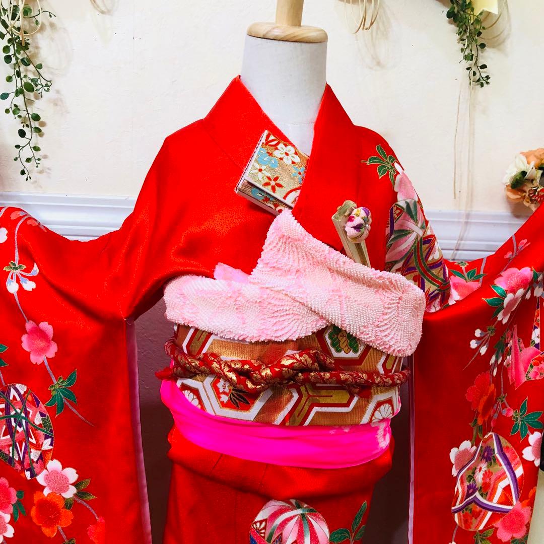 正絹七五三 女子着物 7歳‼️赤地可愛い手毬柄に桜金彩金箔煌びやか際立つ❤️秀品