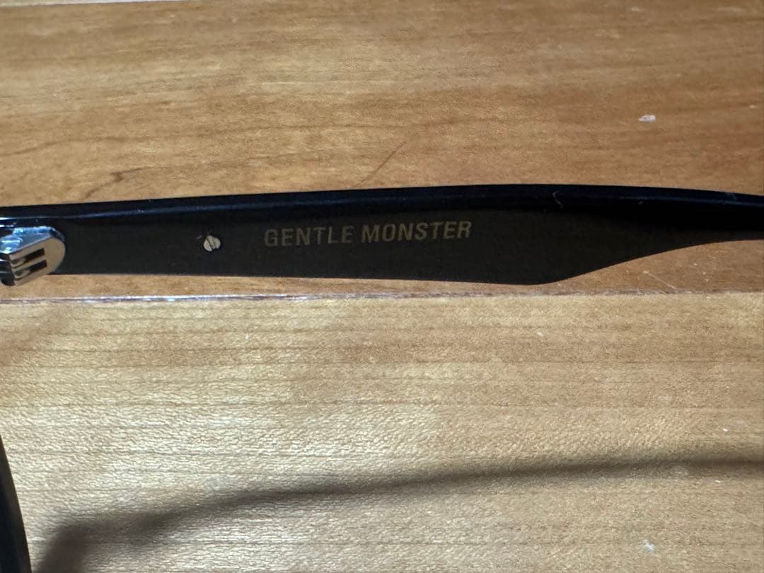 GENTLE MONSTER Lilit 01 ブラックサングラス