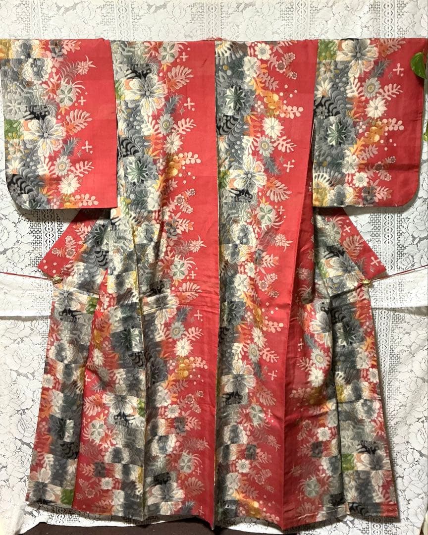 【アンティーク・希少】銘仙　着物　正絹　可愛い花柄　和装