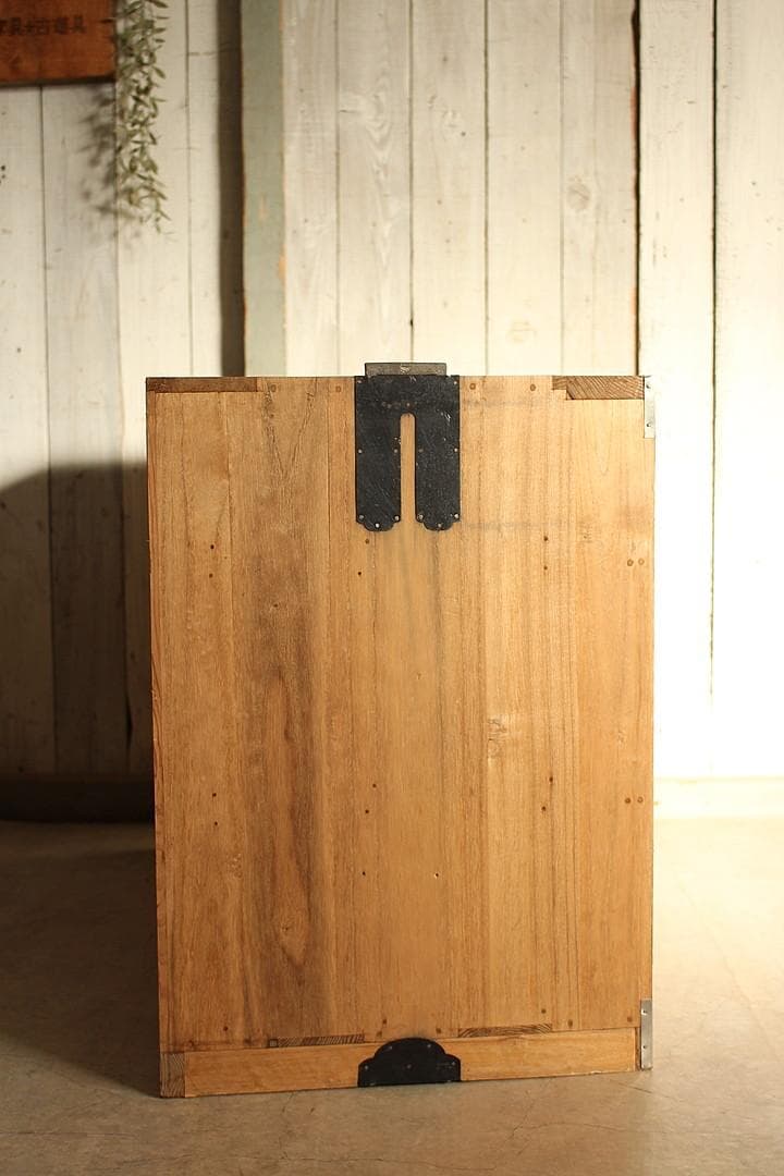 古い木製の引き出し5杯　チェスト　桐箪笥 昭和レトロ　古家具　古民家　時代家具