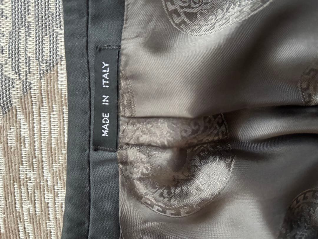 ベルサーチ　セットアップスーツ　イタリア製