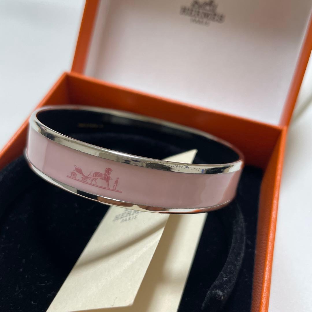 HERMES ピンク バングル 馬のモチーフ　エマイユ