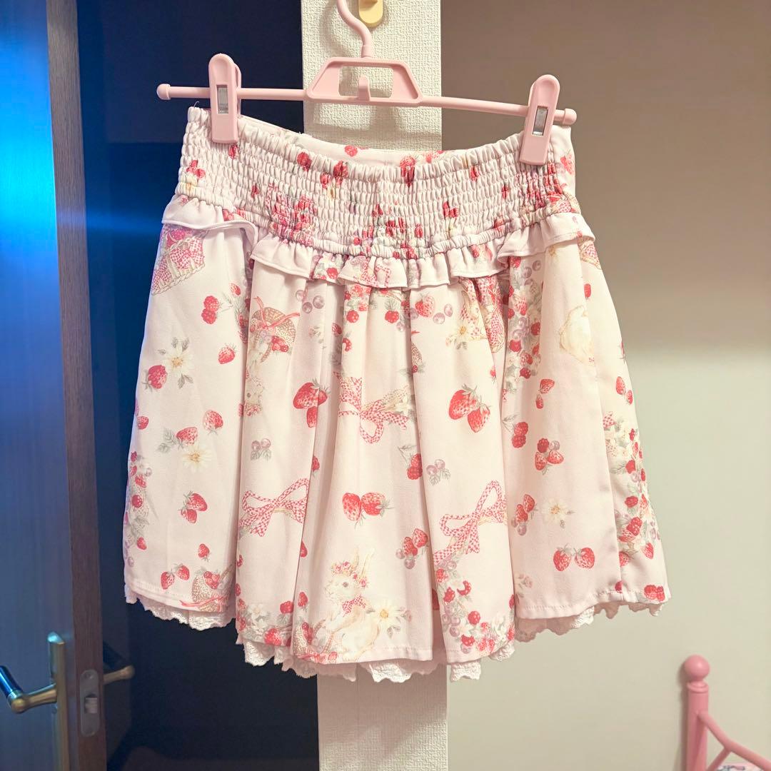 LIZLISA❤︎ストロベリーラビットスカパン