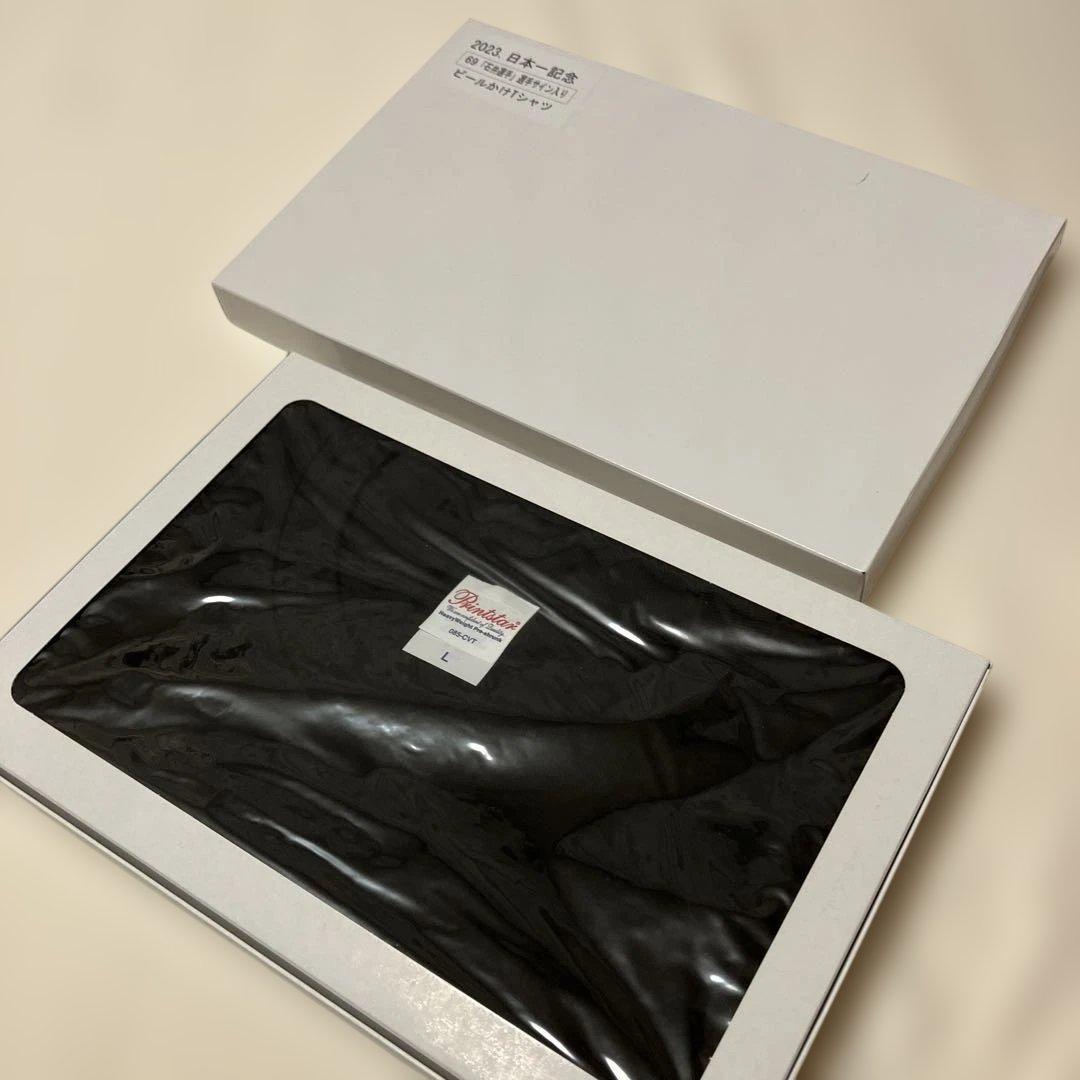 き*0様 阪神 2023年日本一記念 石井選手サイン入りビールかけTシャツ 新品