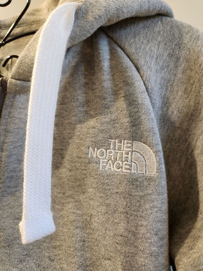 極美品　THE NORTH FACE グレー ジップアップパーカー