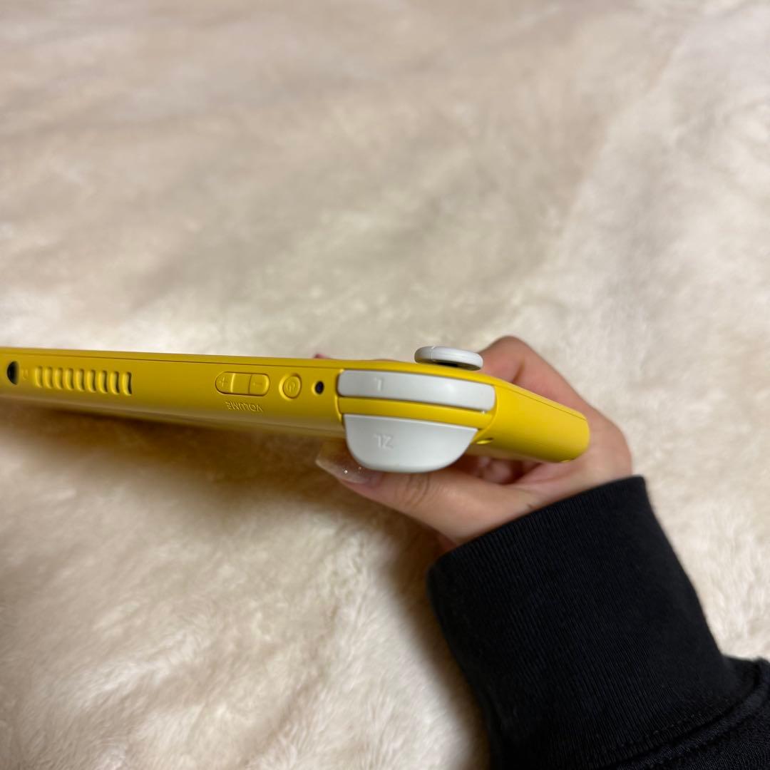Nintendo Switch Lite イエロー 本体とソフト付き